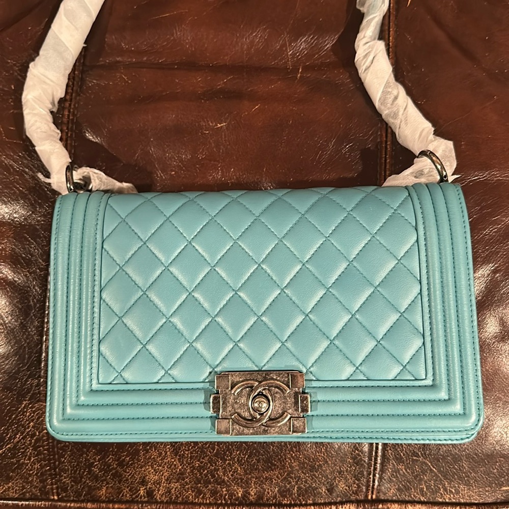 Tic102 is going live. High end luxury. - Picture 2 of 15